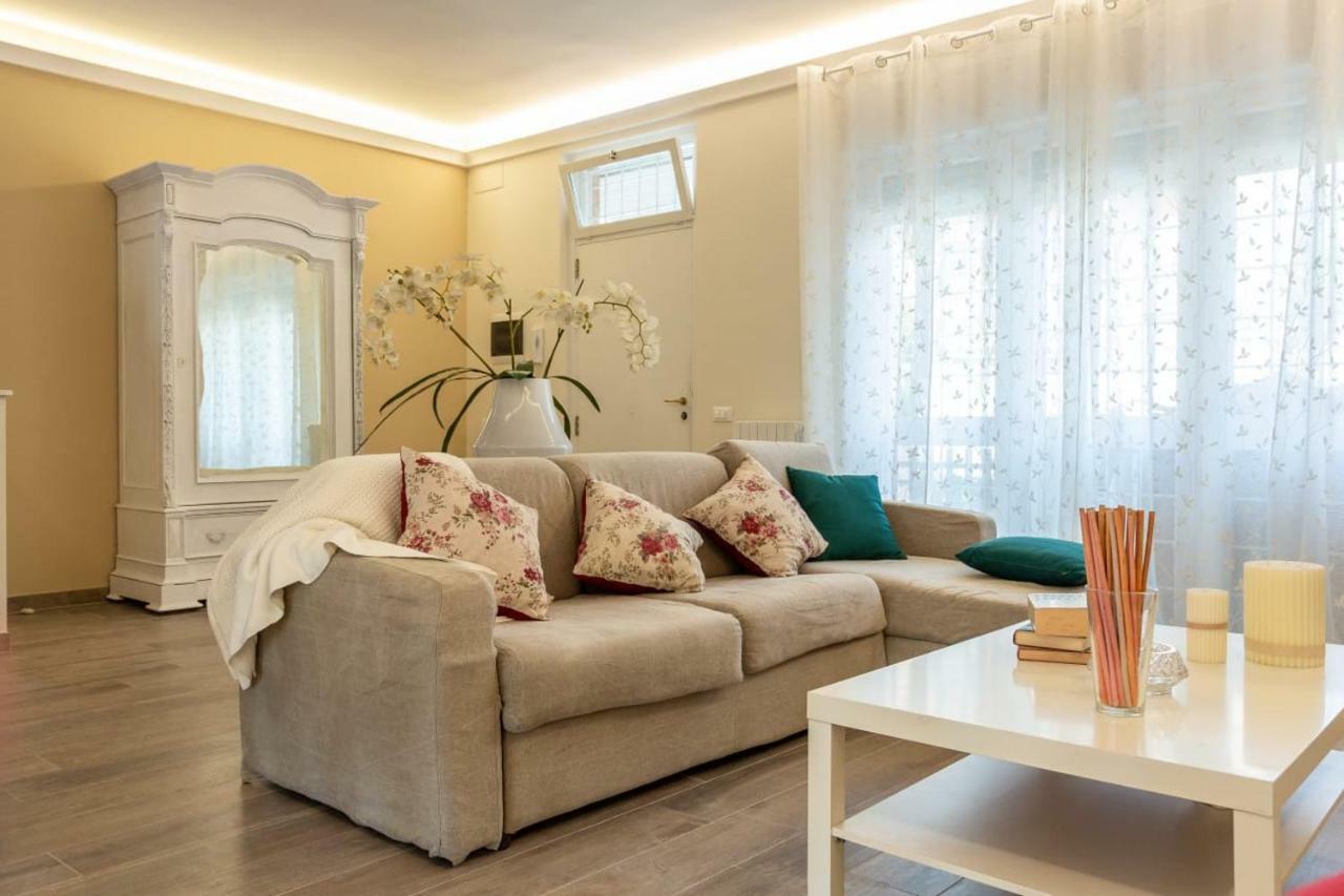 Villa La camelia bianca Roma Esterno foto