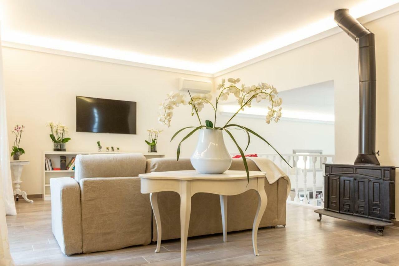 Villa La camelia bianca Roma Esterno foto